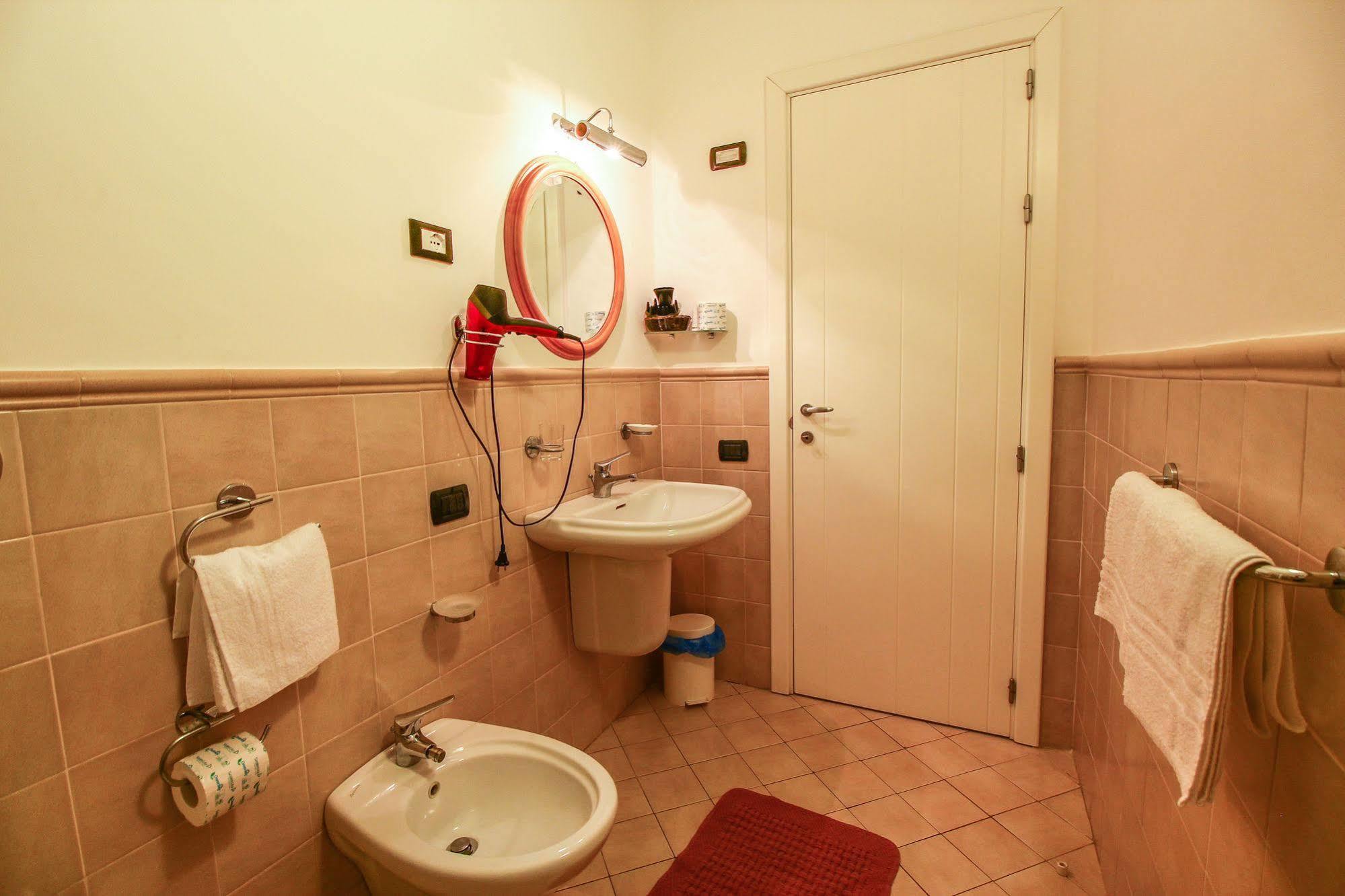 Hotel Paladini Di Francia ลัมเปดูซา ภายนอก รูปภาพ