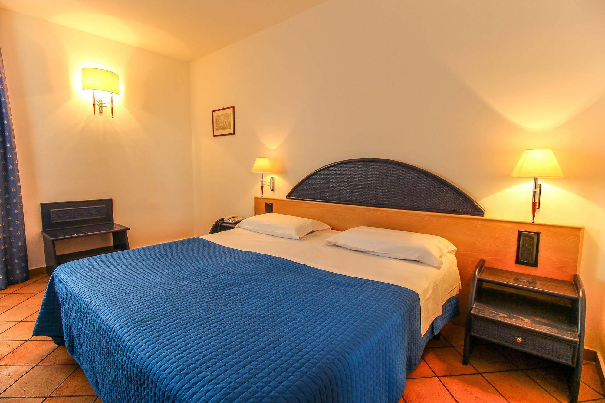 Hotel Paladini Di Francia ลัมเปดูซา ภายนอก รูปภาพ